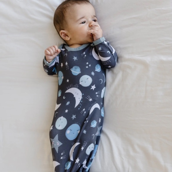 Little Sleepies Bamboo Blue to the Moon and Back Knotted infant gown - Picture 2 of 3